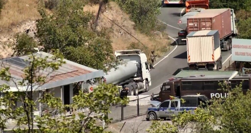 Ermənistan Gorus-Qafan yolunu bağlayıb - VİDEO