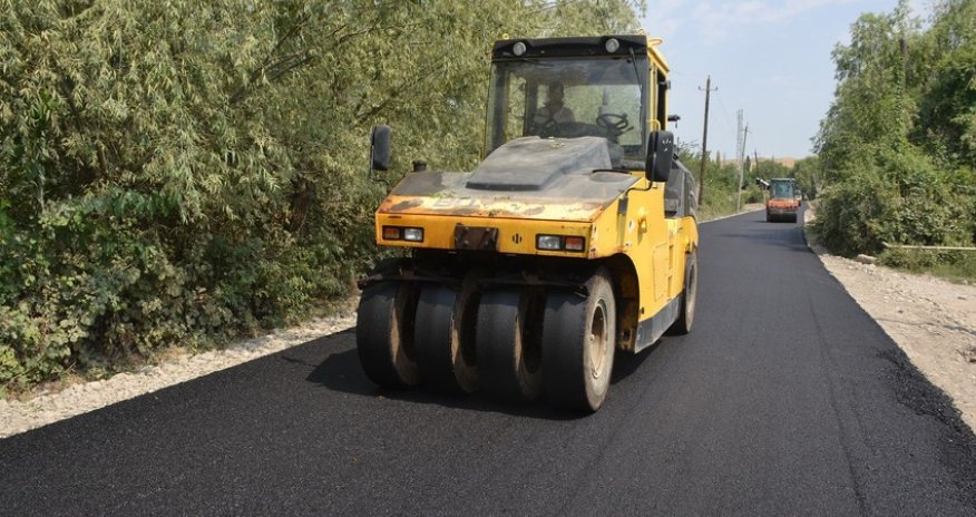 Azerbaijani President allocates AZN 6M for reconstruction of roads in Surakhani