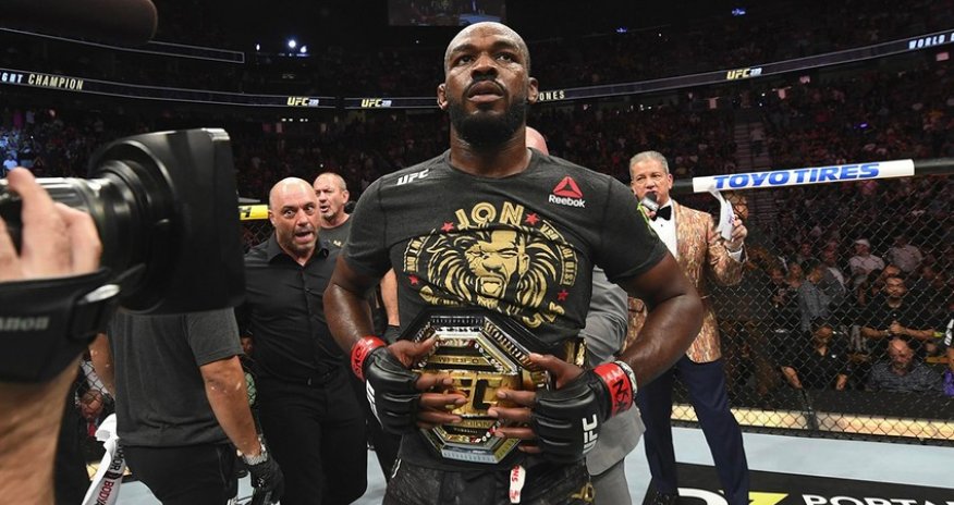 UFC-nin ən yaxşı döyüşçüsü həbs edilib