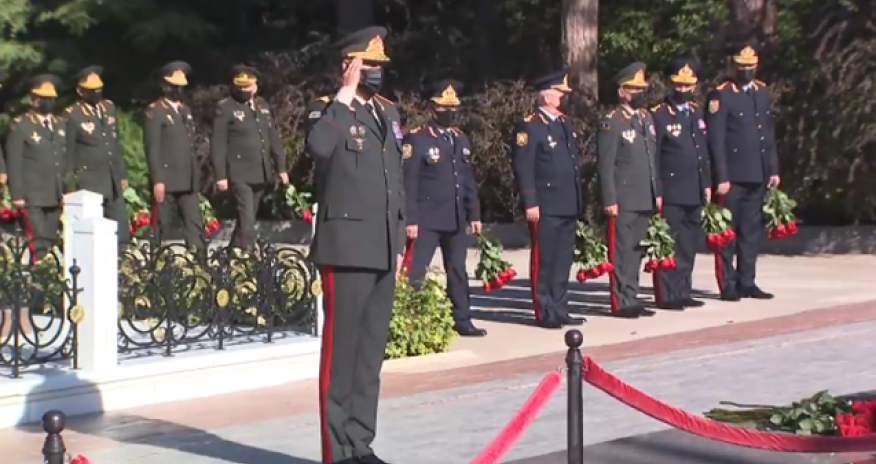 DİN nümayəndələri Fəxri xiyabanda - Video