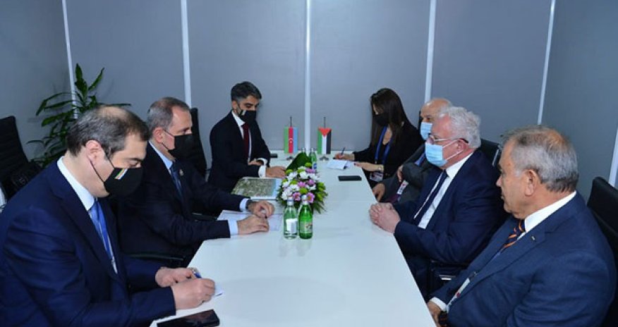 Ceyhun Bayramov Fələstinin xarici işlər naziri ilə görüşdü