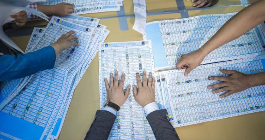 İki ay əvvəl ölən qadın deputat seçildi