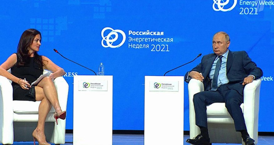 Putin qadın aparıcıya cavabı ilə gündəm oldu - Fotolar+Video