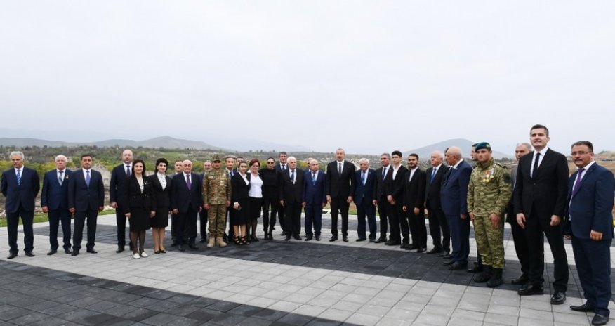 Prezident Füzuli rayon ictimaiyyətinin nümayəndələri ilə görüşüb - TAM MƏTN