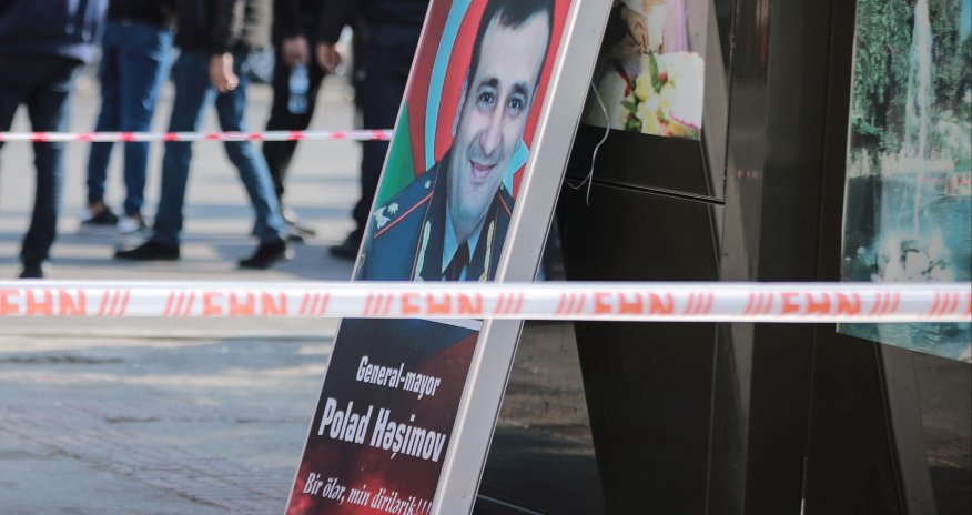 Polad Həşimovun plakatını yanğından xilas edən şəxs danışdı - Video