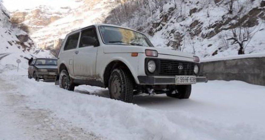 Ömər aşırımı qardan təmizlənir - VİDEO 