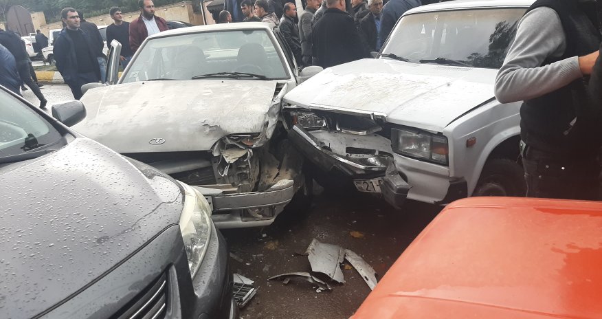 Gədəbəydə zəncirvari qəza: 