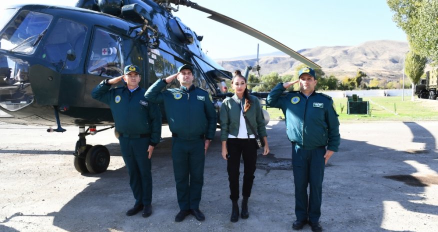 Prezident və xanımı DSX-nin yeni hərbi hissə kompleksinin açılışında - Fotolar