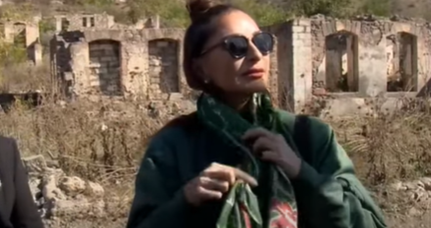 Qubadlı sakini Mehriban Əliyevaya kəlağayı bağışladı - Video