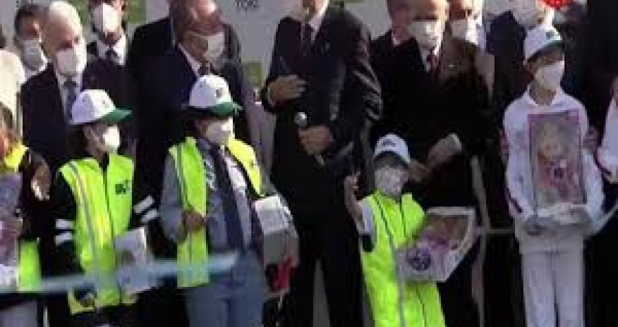 Ərdoğan bu dəfə lenti  kəsən uşağı vurmadı - VİDEO 