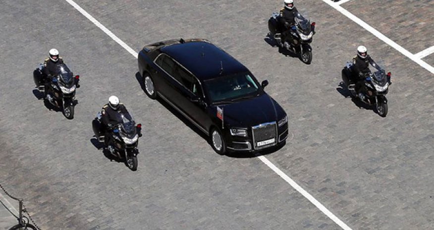 Prezidentin korteji Romada qəzaya düşdü - FOTO