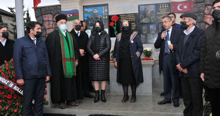 Abşeron şəhidlərinə il mərasimi keçirildi - Fotolar