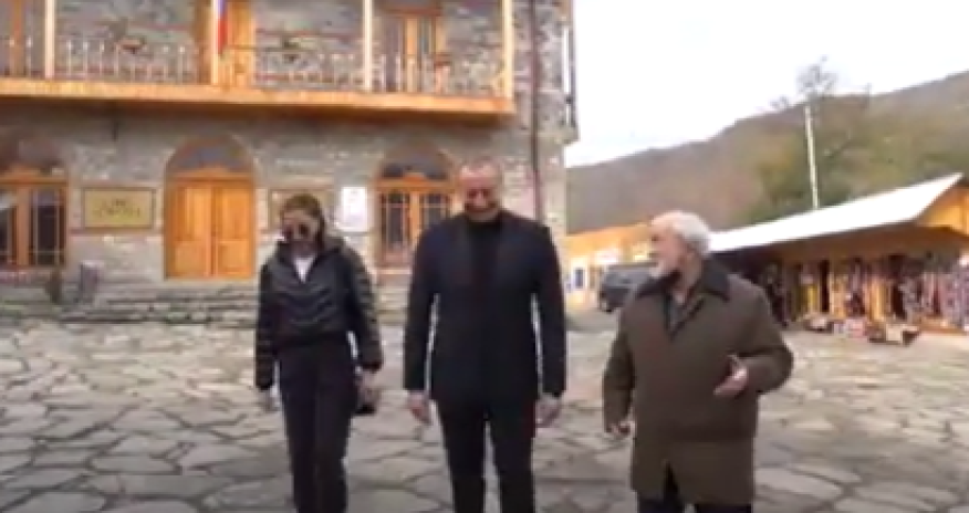 İlham Əliyev və Mehriban Əliyeva Lahıcda sakinlərlə söhbətləşdi - Video