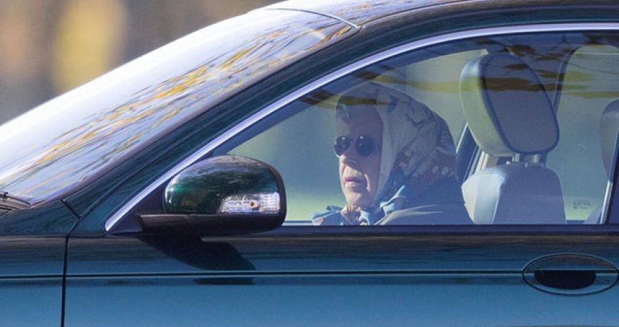 95 yaşlı kraliça “Jaguar”ın sükanı arxasında - Foto