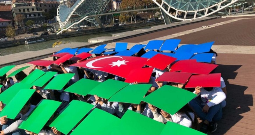 Tbilisidə Zəfər Gününə həsr olunan fləşmob keçirilib