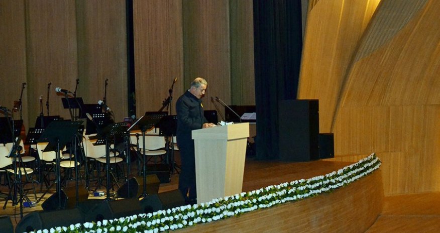Hulusi Akar congratulates people of Azerbaijan on Victory Day