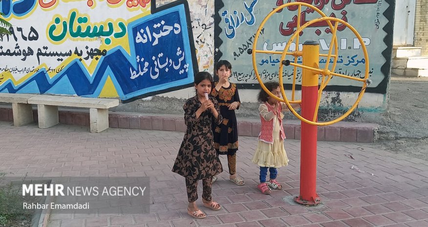 İranda zəlzələdən sonra əhali küçələrə axışdı - Fotolar