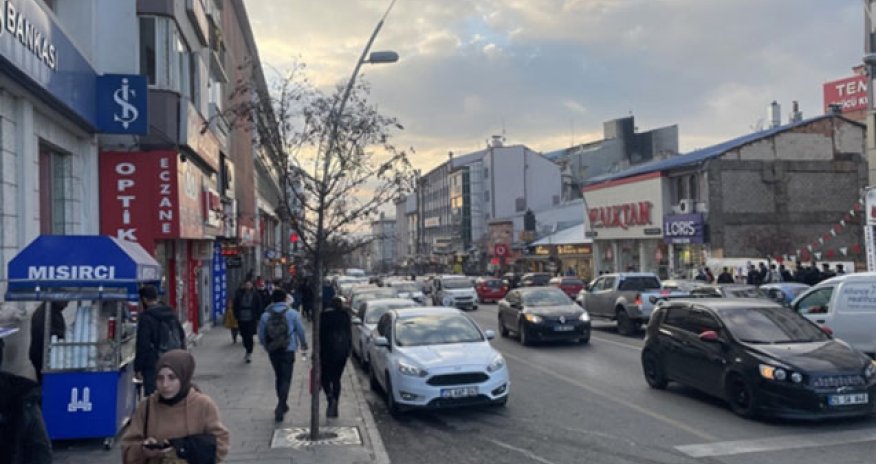 Türkiyədə güclü zəlzələ, dağıntılar altından iki nəfər çıxarıldı - Video