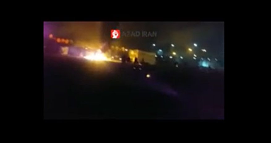 İran polisi etirazçılara atəş açıb - Video