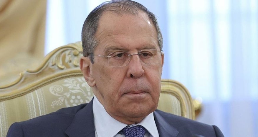 İnadkar gürcü jurnalist Lavrovu ingilis dilində danışmağa məcbur etdi - Video