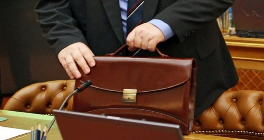 Sosial şəbəkələrdə aktiv olan məmurlar - SİYAHI