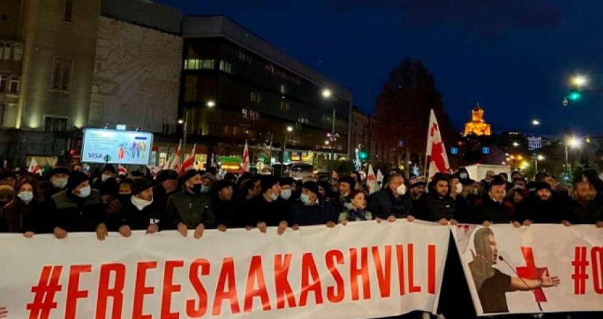 Tbilisidə Saakaşvilinin azad edilməsi tələbi ilə aksiya keçirilib