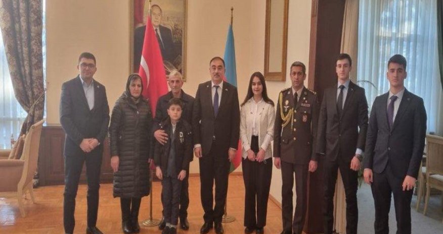 Türkiyədəki səfir şəhid ailəsini qəbul etdi