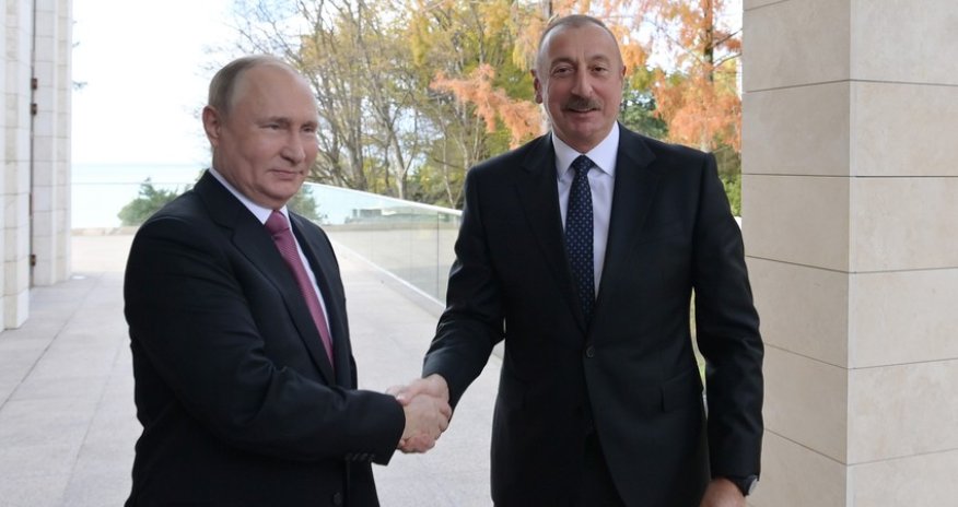 Vladimir Putin congratulates President Ilham Aliyev on New Year