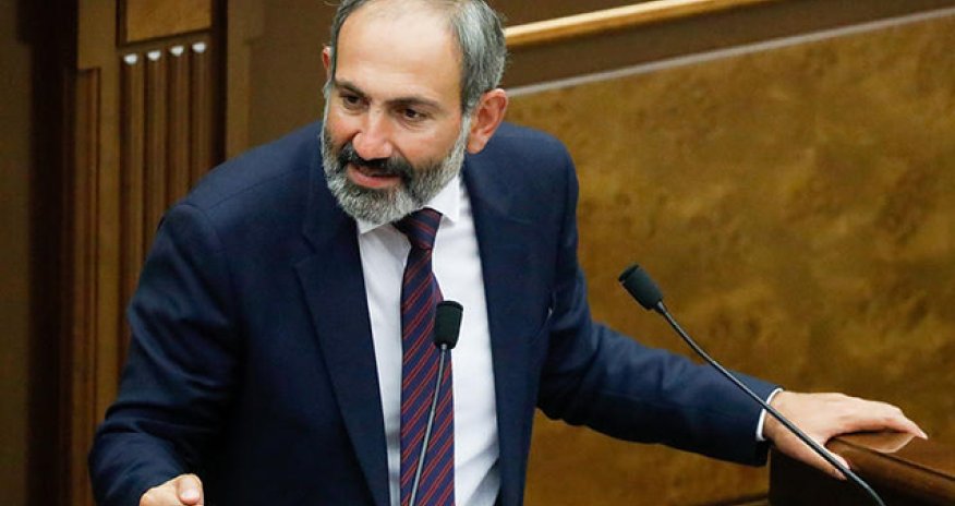 Paşinyanın partiyasından iki deputat istefa verdi