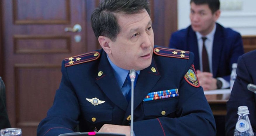 Qazaxıstanda general intihar etdi