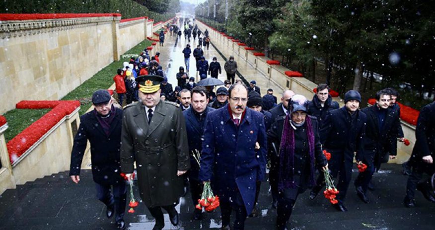 Türkiyə səfirliyindən 20 Yanvar faciəsi ilə bağlı paylaşım - Fotolar