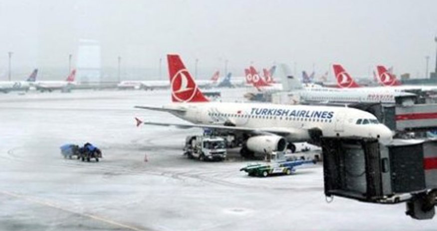 İstanbul hava limanında uçuşlar dayandırıldı