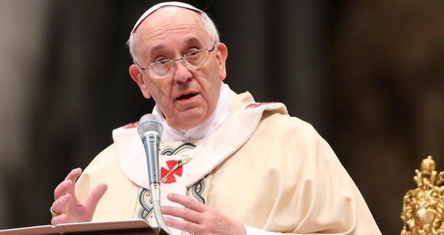 Папа Римский призвал бороться с фейками
