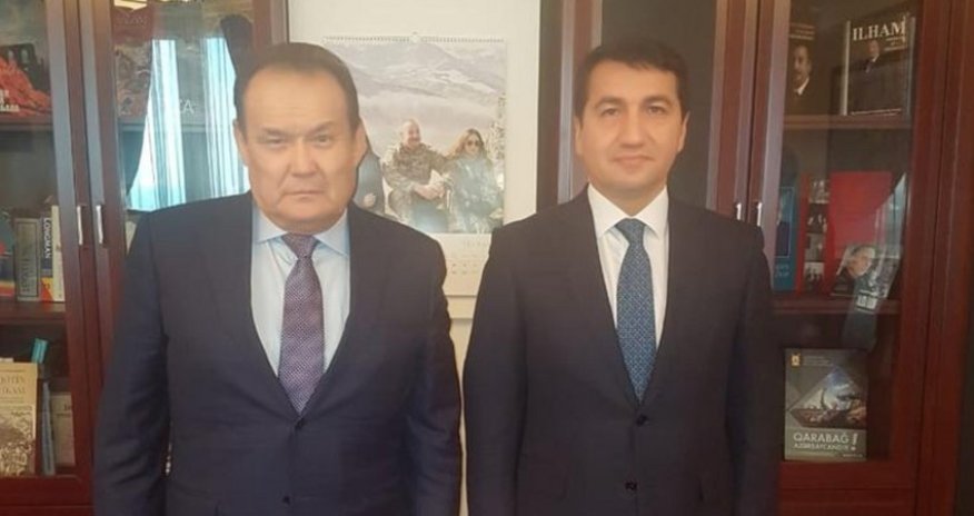 Hikmat Hajiyev meets with Secretary General of Organization of Turkic States