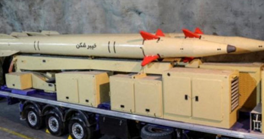 İran yeni ballistik raketini təqdim etdi