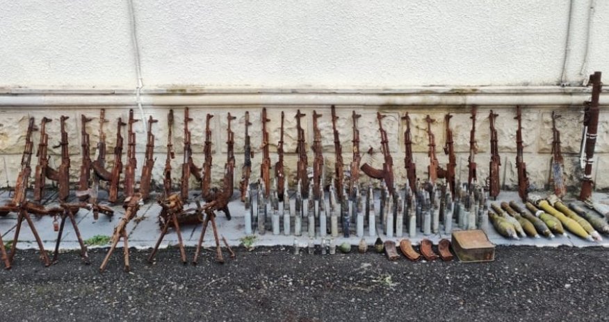 Weapons left by retreating Armenians found in Fuzuli
