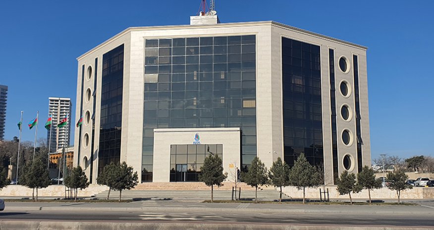 Təhqirə yol verən futbolçular cəzalandırıdı