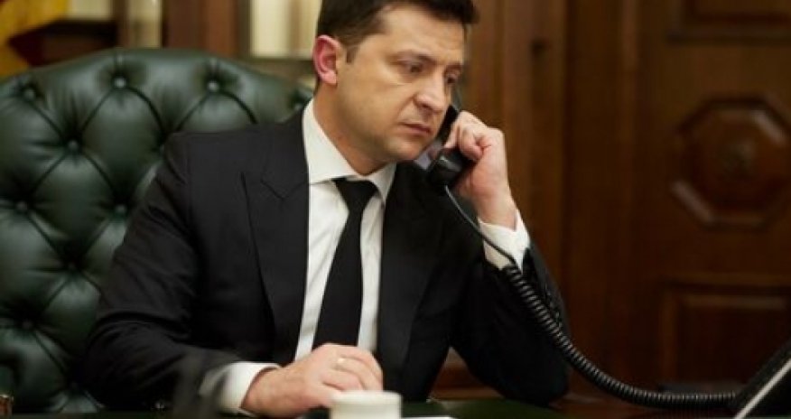 Макрон позвонил Зеленскому после переговоров с Путиным