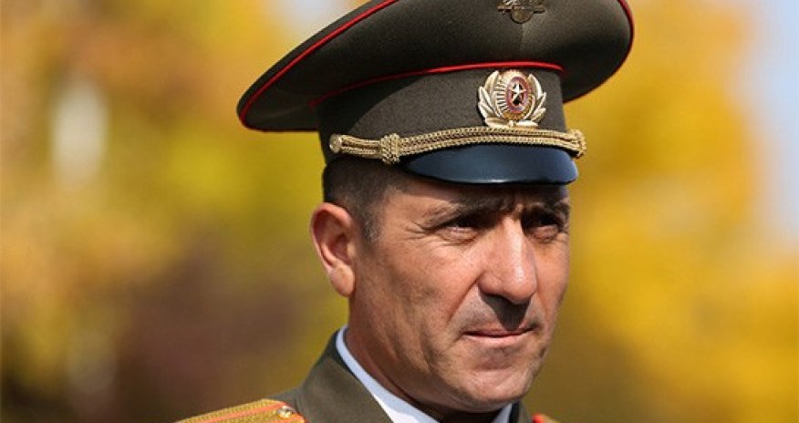 Ermənistanda iki yüksək rütbəli zabit işdən çıxarıldı