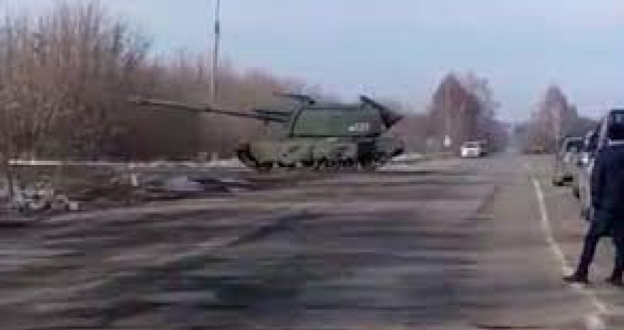 Rus tankları Kiyevə doğru irəliləyir - RƏSMİ