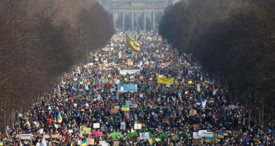  Avropa şəhərlərində Ukraynaya dəstək  aksiyaları - FOTOLAR