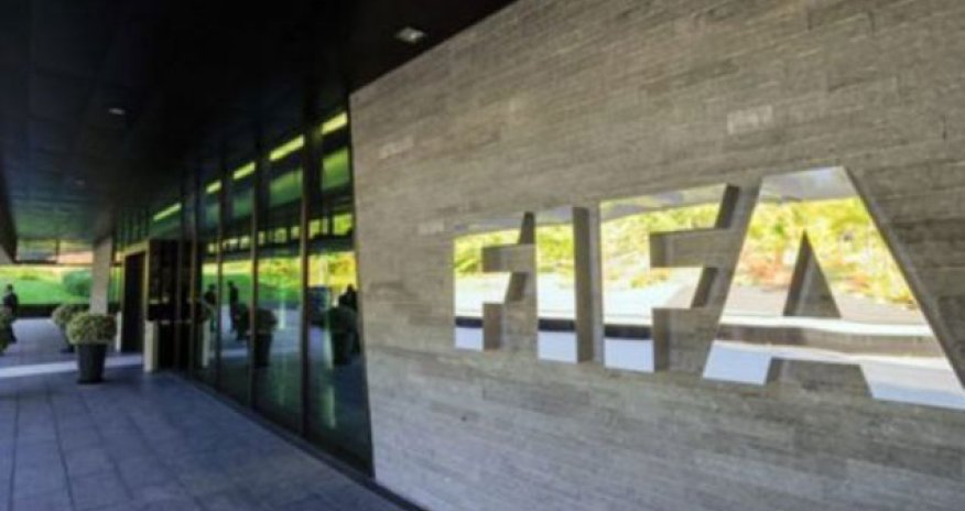 FİFA Rusiya bayrağı və himnini qadağan etdi