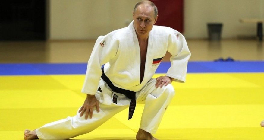 Putin taekvondo üzrə qara kəmərdən məhrum edildi