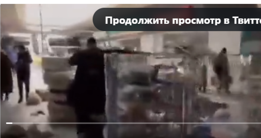 Mariupolda yerli əhali  ticarət mərkəzini qarət edir - VİDEO