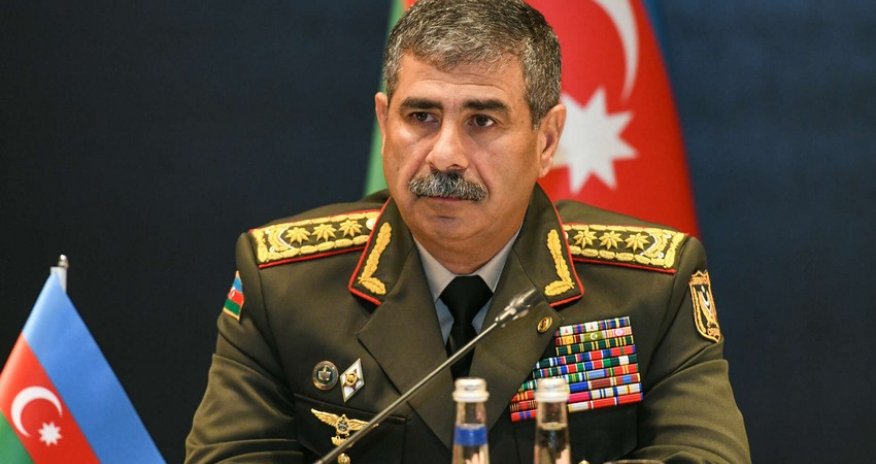 Zakir Həsənov qadınları təbrik edib