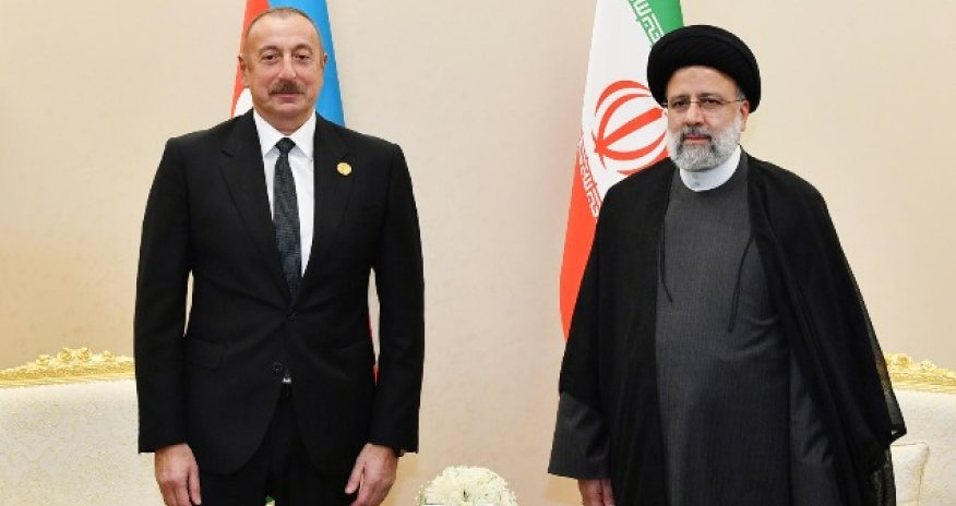 İlham Əliyev Rəisini təbrik etdi