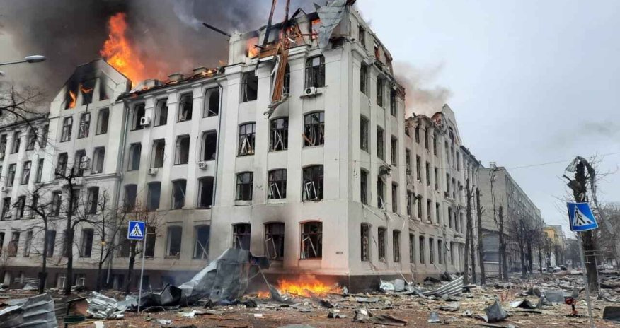 Çerniqovda universitet binası raketlə dağıdılıb