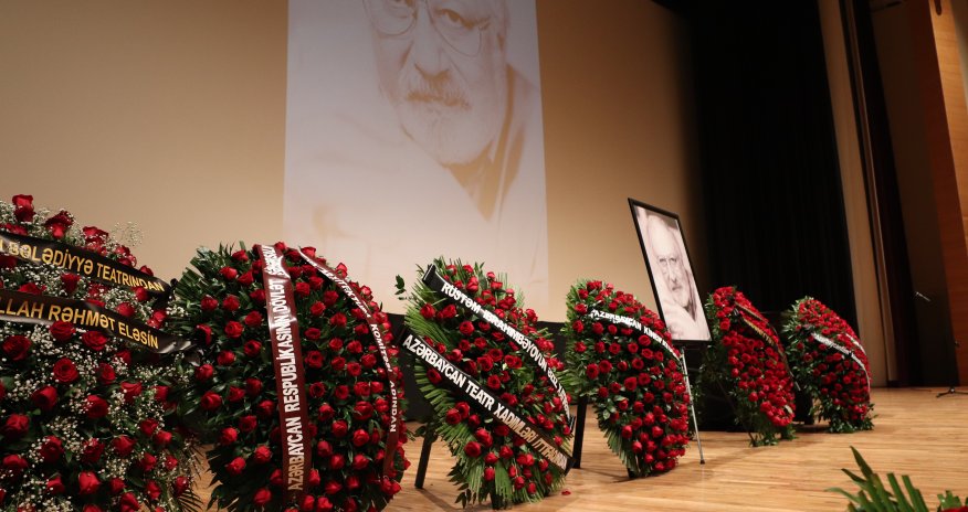 Rüstəm İbrahimbəyov dəfn olunub- VİDEO