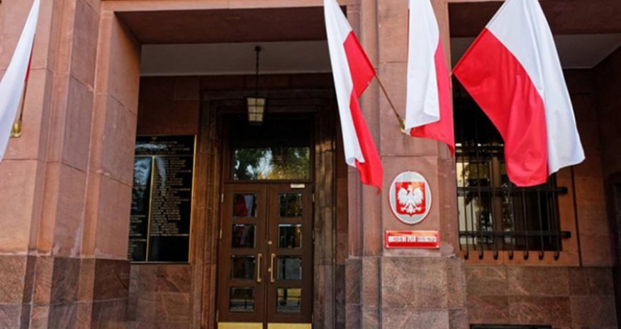 Polşa hökuməti Rusiya diplomatlarını ölkədən çıxarır