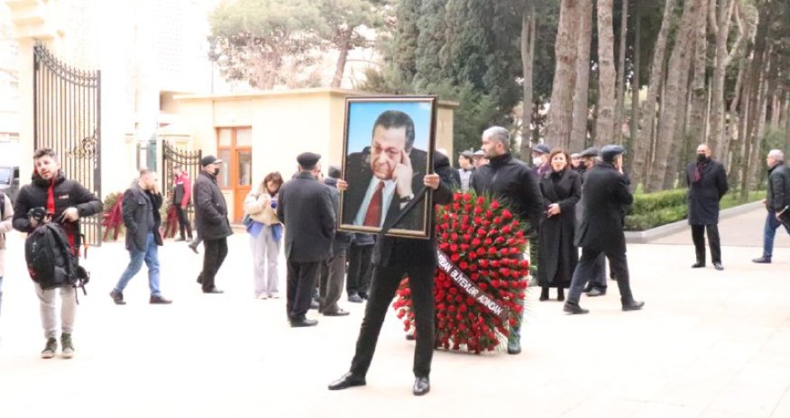 Prezident Ayaz Mütəllibovun vəfatı ilə bağlı nekroloq imzaladı